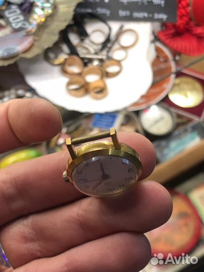 Часы Заря на ходу позолота
