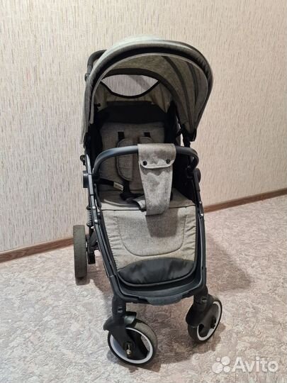 Коляска прогулочная всесезонная