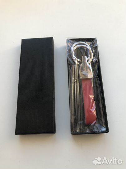 Брелок Opel Astra GTC красный кожаный