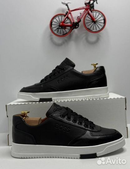 Кроссовки Boss качественные