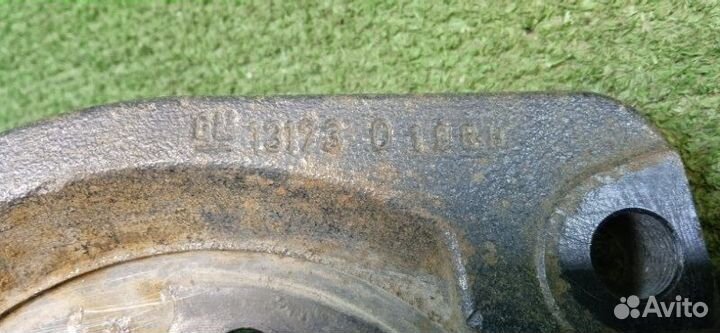 Щиток тормозного механизма задний правый Opel