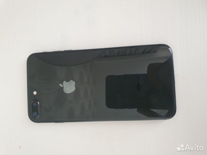 iPhone 8 Plus, 64 ГБ