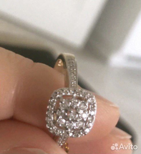 Золотое кольцо с бриллиантами