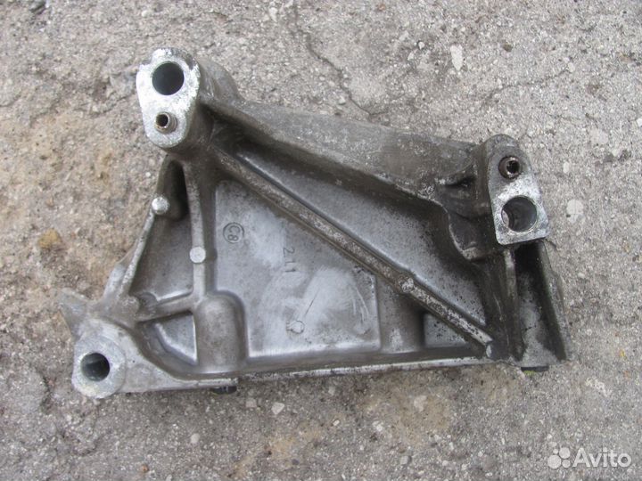 Кронштейн двигателя Ситроен С 3 Citroen C 3