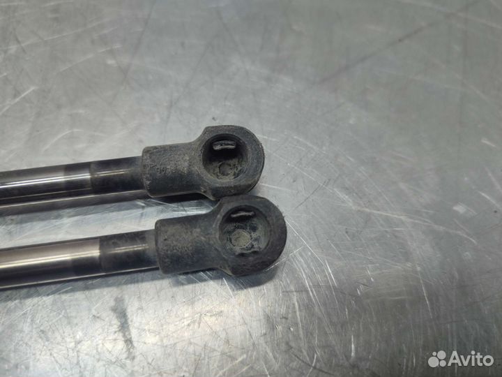 Амортизаторы капота пара Alfa Romeo 156 1999 г.в