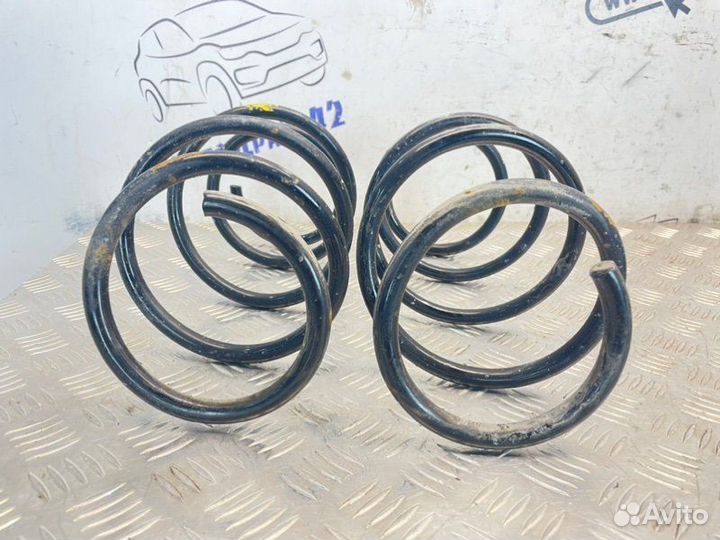 Пружины передние Toyota Corolla ZRE151L 1zrfe 2006