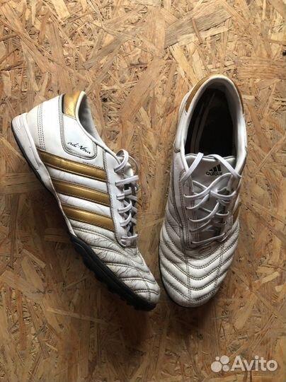 Сороконожки Adidas Adinova