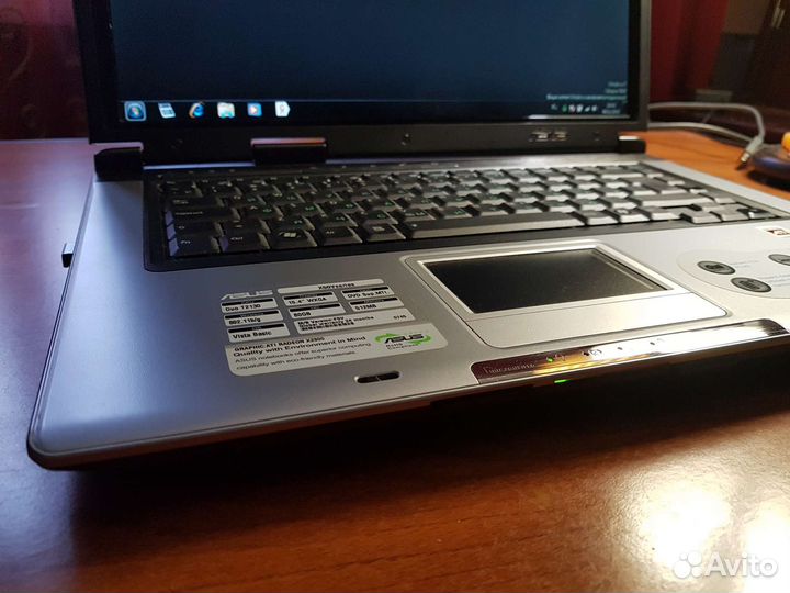 Ноутбук asus