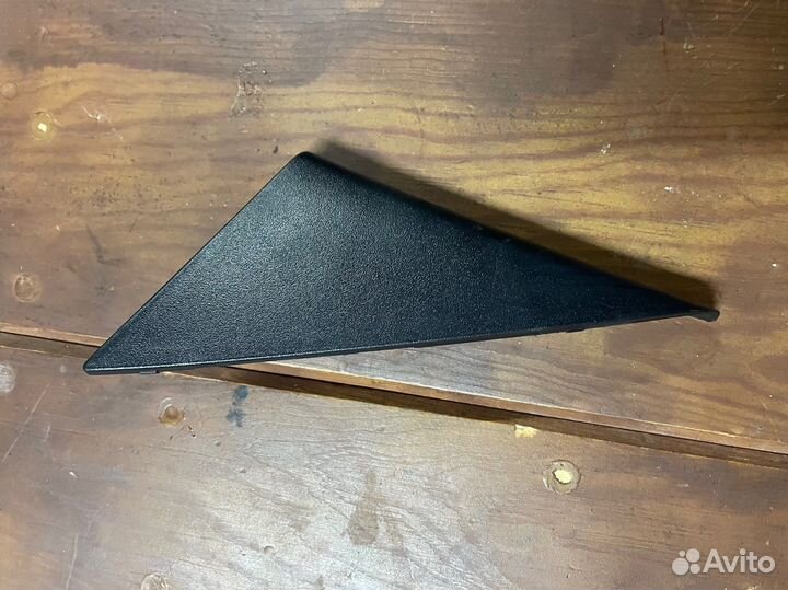 Накладка (уголок) зеркала левый Mazda Demio DW