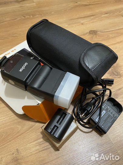 Вспышка Godox (для Sony)