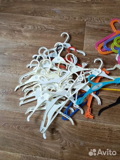 Вешалки для одежды