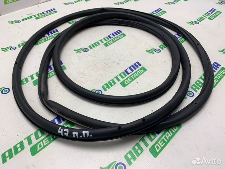 Уплотнитель двери передний правый Mazda Cx-30