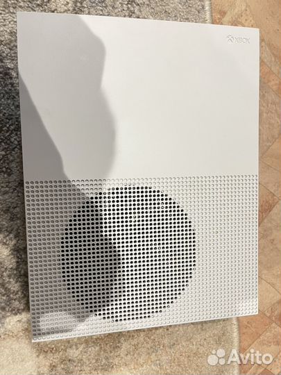 Xbox one s 1tb с двумя геймпадами