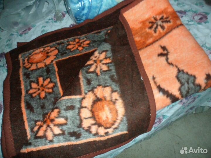 Продам пледы,новые и б/у