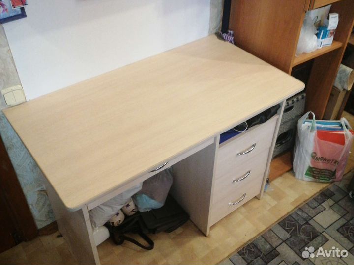 Письменный стол для школьника белый бу