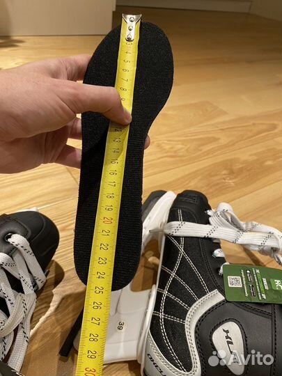 Коньки хоккейные Oxelo 39 размер 25см