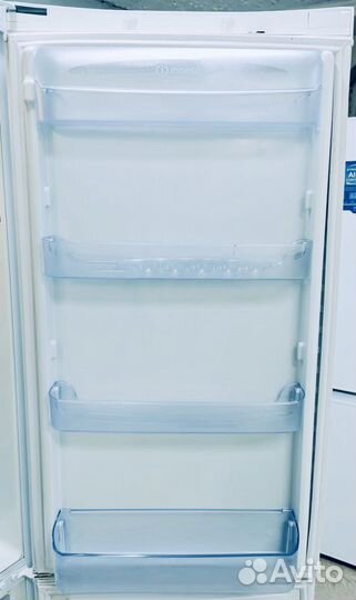Холодильник бу Indesit