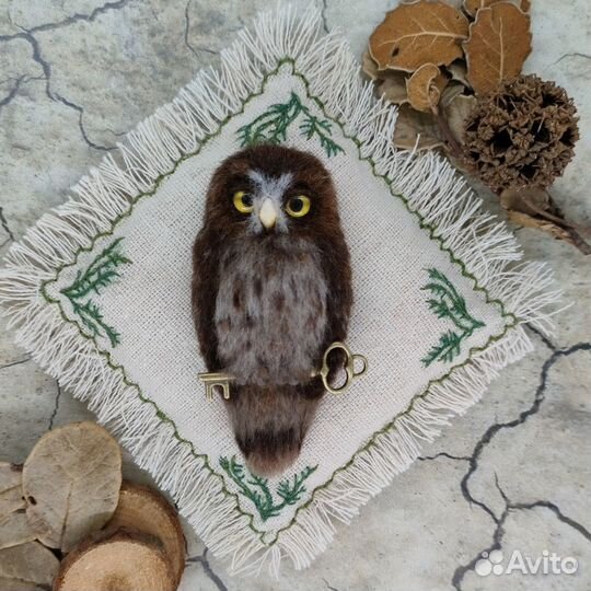 Брошь сова из шерсти