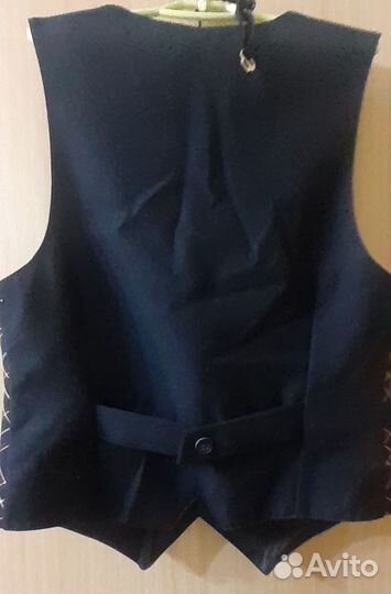 Жилет школьный +галстук 146р