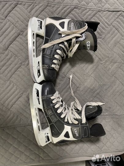 Хоккейные коньки