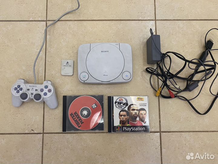 Sony PlayStation 1 Slim + 2 диска