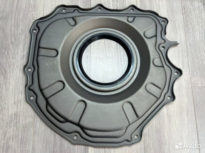 Задний сальник коленвала с крышкой LR, RR LR043721