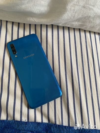 Samsung Galaxy A50, 4/64 ГБ