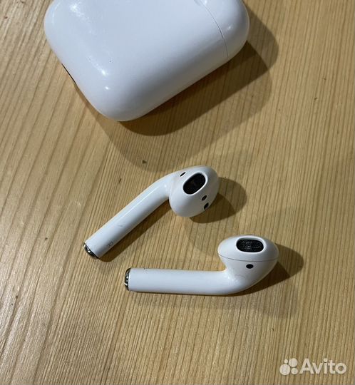 Airpods 1