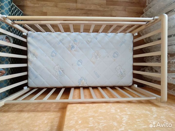 Детская кроватка из массива березы плюс матрас