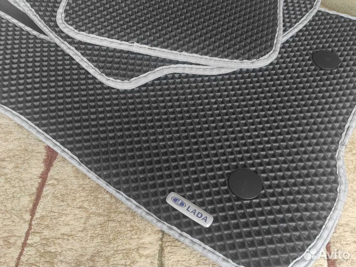 Автомобильные коврики eva
