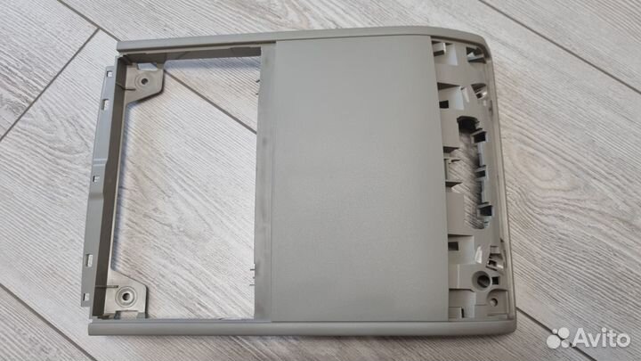 Рамка плафона Volkswagen Tiguan 5NA867489