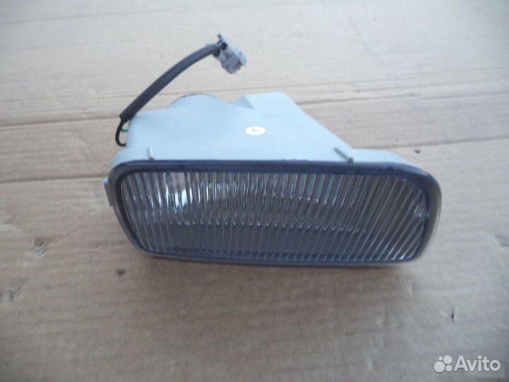 Туманка правая Toyota Sprinter