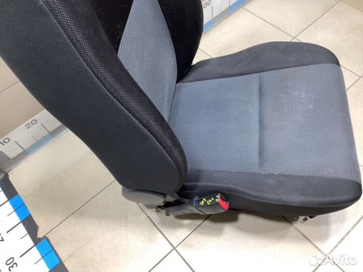 Сиденье переднее левое Suzuki Sx4 седан M16A 2008