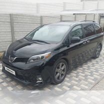 Toyota Sienna 3.5 AT, 2018, 65 000 км, с пробегом, цена 3 600 000 руб.