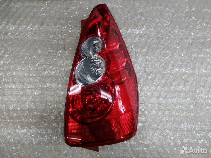 Фонарь внешний задний правый Mazda Mazda5