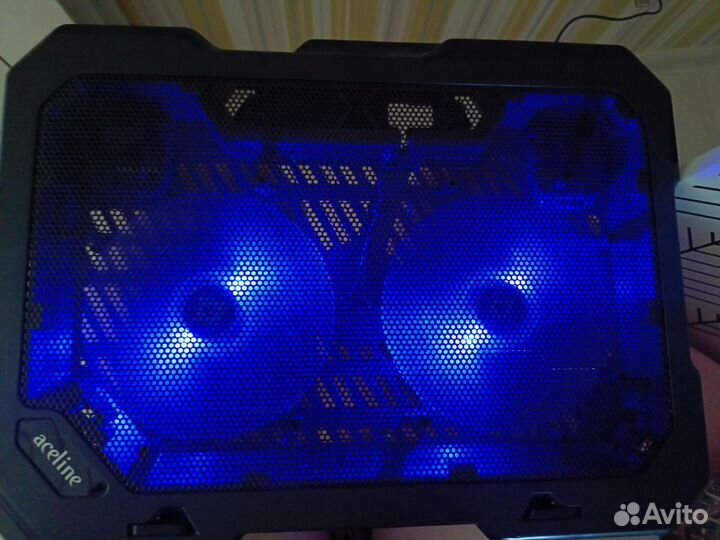 Подставка с охлаждением для ноутбука