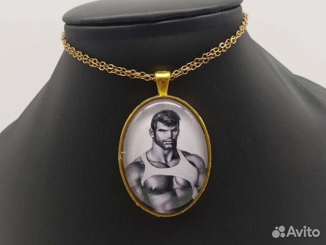 Массивный кулон 3х4 см (Handsome man)