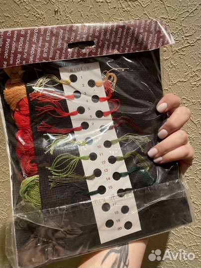 Вышивка маки riolis