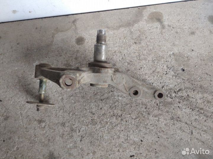 Кулак поворотный задний левый Kia Spectra