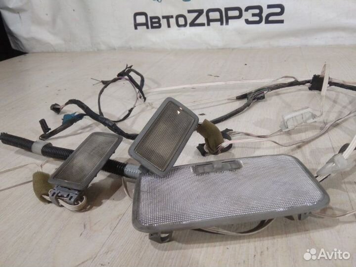 Плафон освещения салона Toyota Rav4 ACA33 2azfe