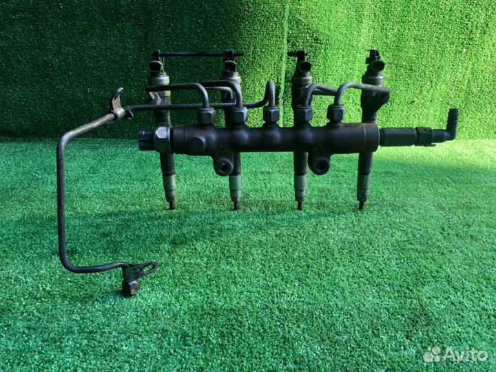 Топливная рампа с форсунками Ford Transit 2.4 tdci