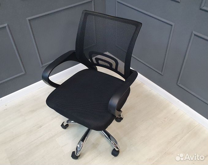 Кресло офисное сетка черная