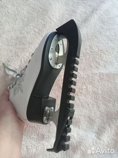 Коньки фигурные 34 размер