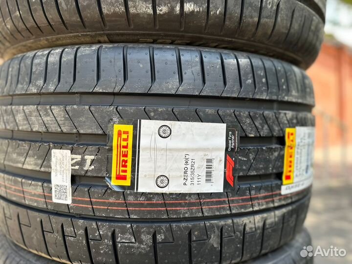 Pirelli P Zero 285/40 R21 и 315/35 R21 109Y