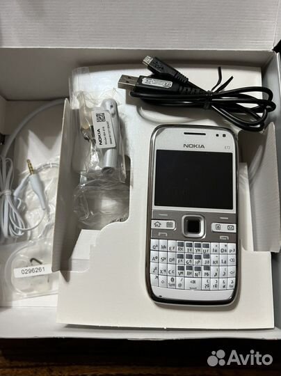 Nokia E72