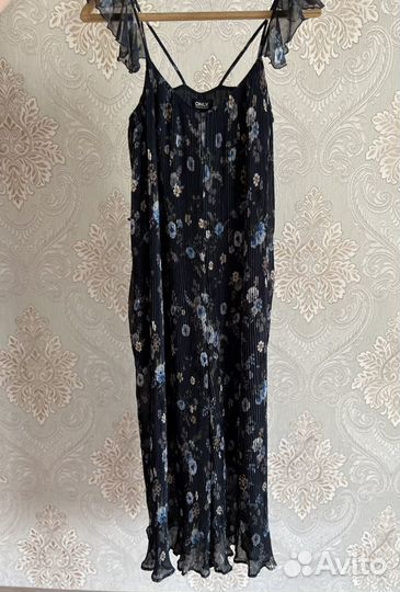 Стильный комбинезон новый