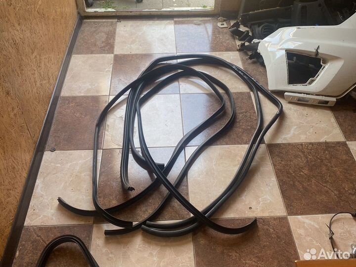 Уплотнительная резинка двери багажника Kia optima