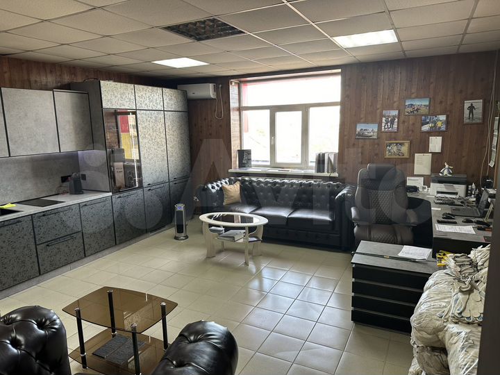 Производство, 1560 м²