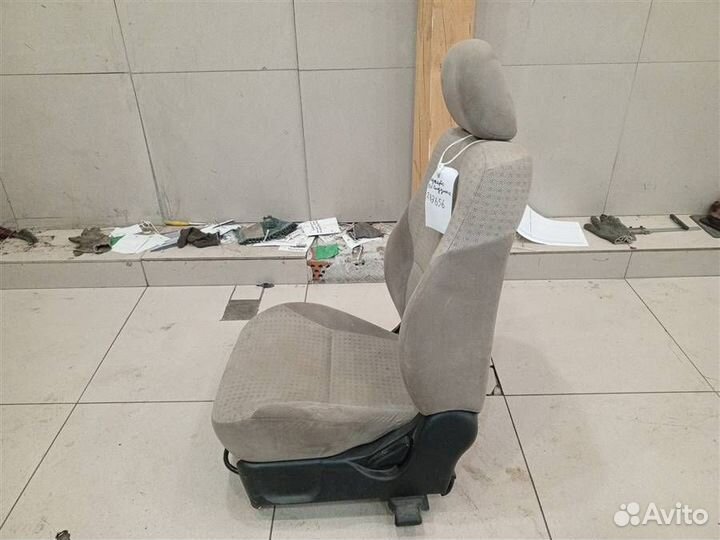 Сиденье переднее левое Mitsubishi Pajero iO 1998