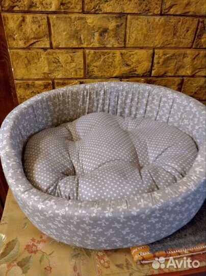 Когтеточка и лежанка для животных